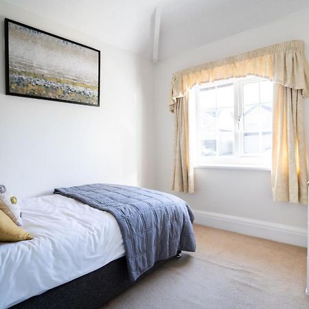 Beautiful detached home in quaint village setting Wetherby Extérieur photo