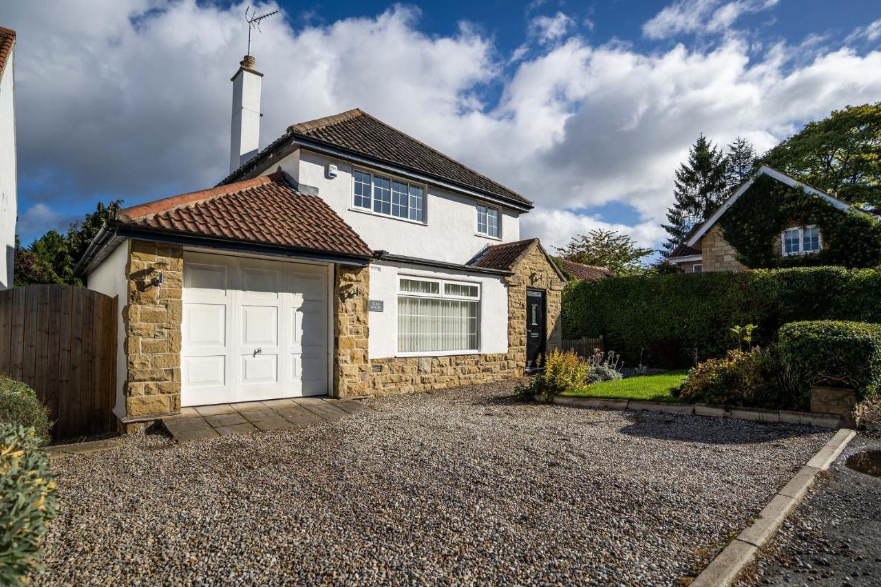 Beautiful detached home in quaint village setting Wetherby Extérieur photo